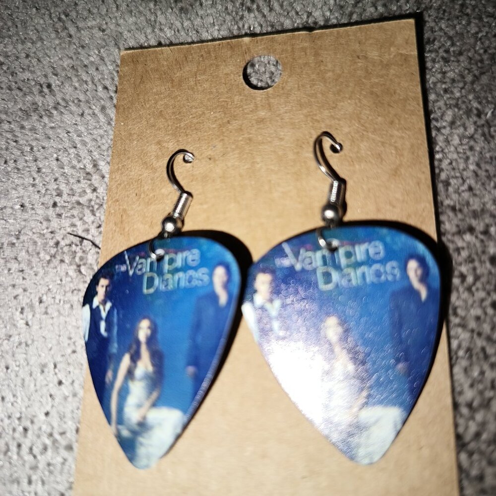 Women's VAMPIRE DIARIES GUITAR PICK EARRINGS